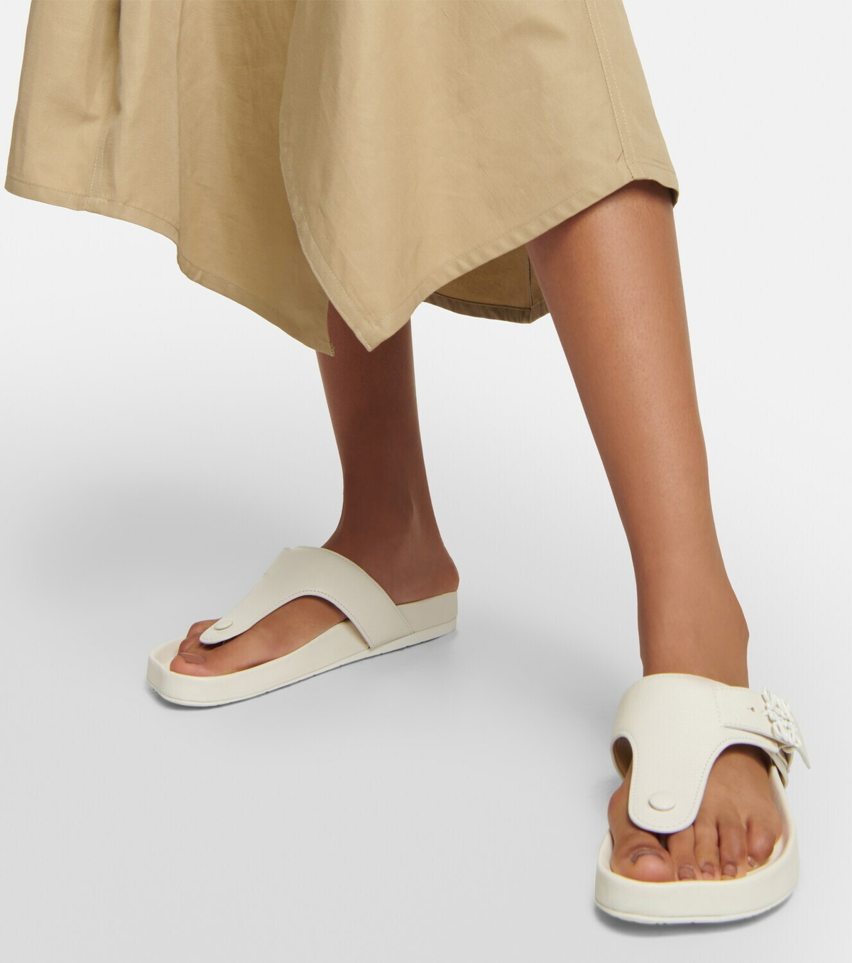 Loewe - Leather thong sandals Loewe