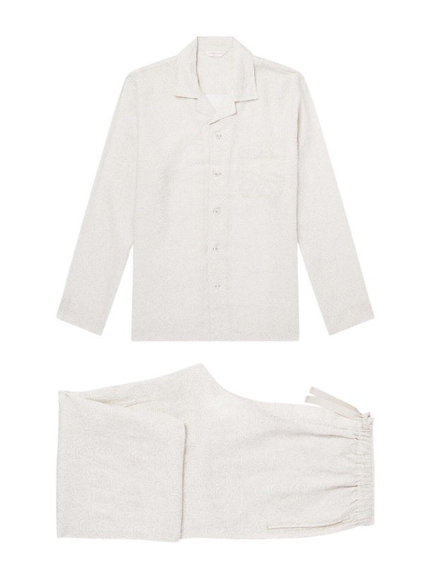 Photo: Derek Rose - Milan 31 Printed Linen Pyjama Set - Neutrals