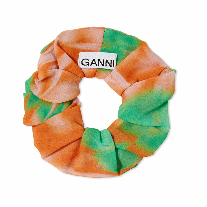 Photo: GANNI Women's Printed Light Crepe Scrunchie in Vibrant Orange