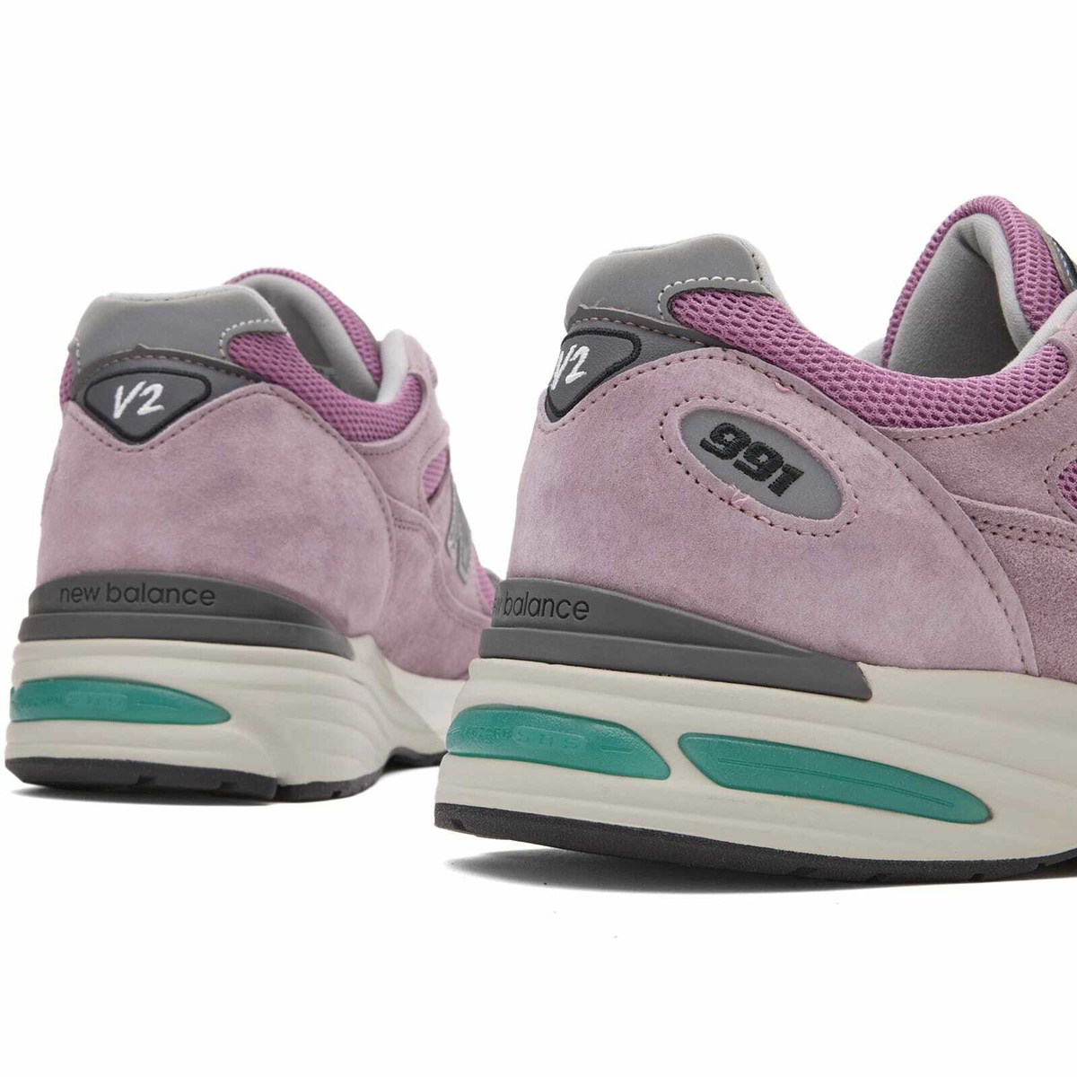 New Balance 991v2 Sneaker in Polignac/Toadstool/Silver