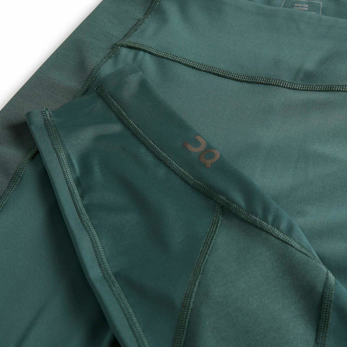 ON Women's Train Volt Leggings in Obsidian