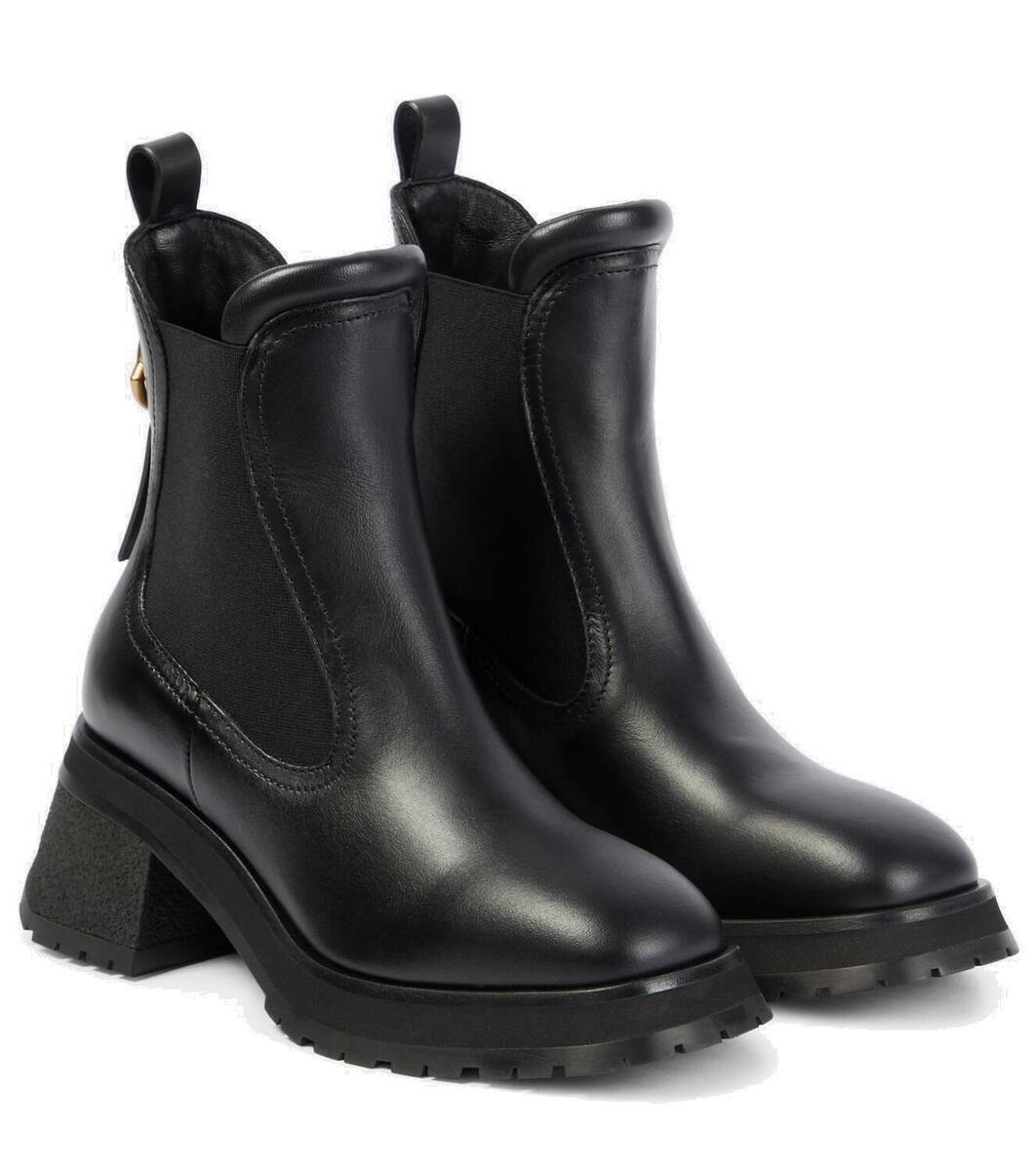 Photo: Moncler Gigi leather Chelsea boots