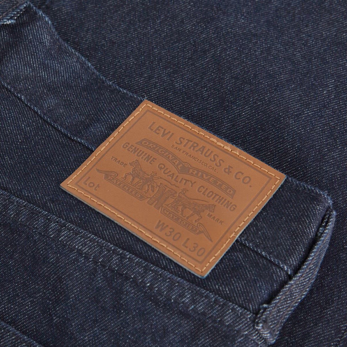 E by END. Levis 568 in Dark Rinse