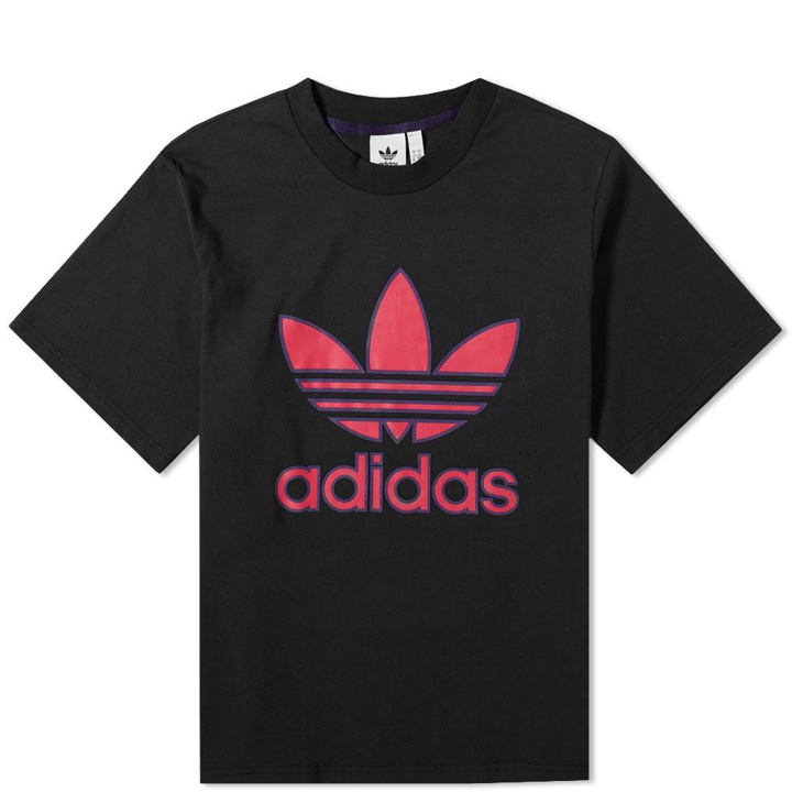 Photo: Adidas Sportive Trefoil Tee