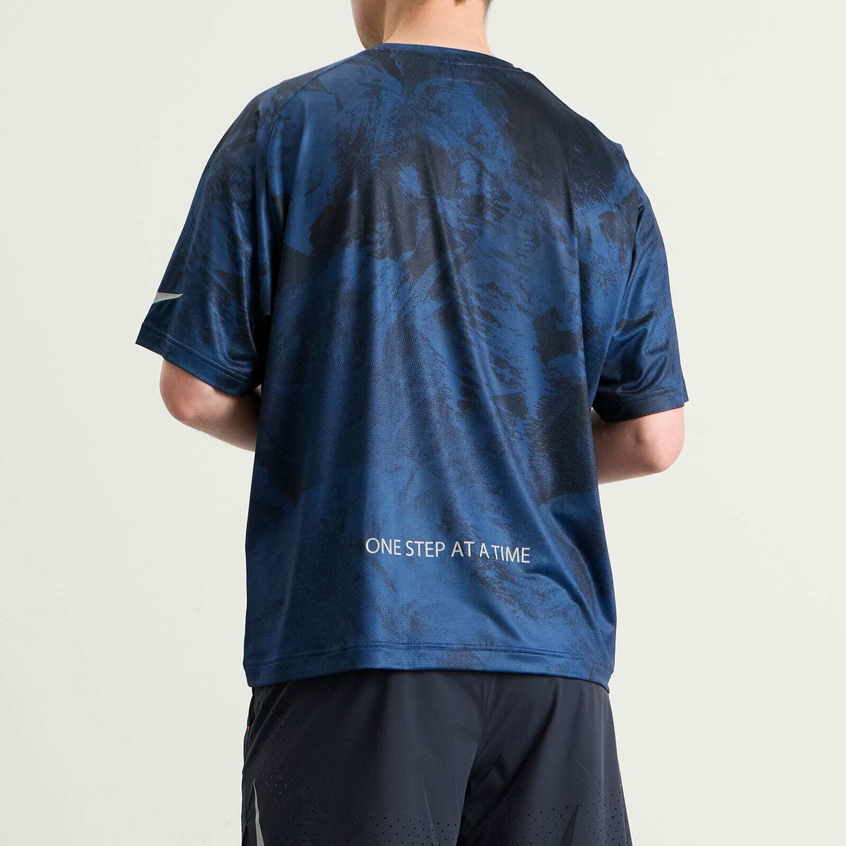and wander Men's x Altra Graphic T-Shirt in Navy