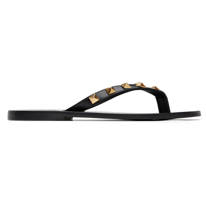 Photo: Valentino Garavani Black Rockstud Calfskin Flip-Flops