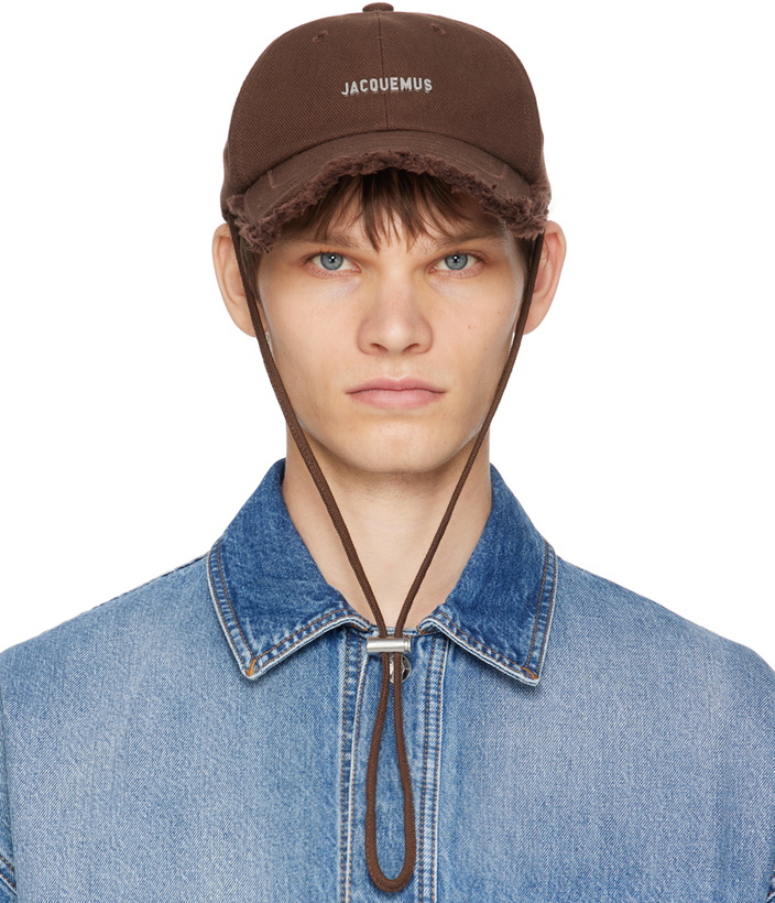 Photo: JACQUEMUS Brown Les Classiques 'La casquette Artichaut' Cap