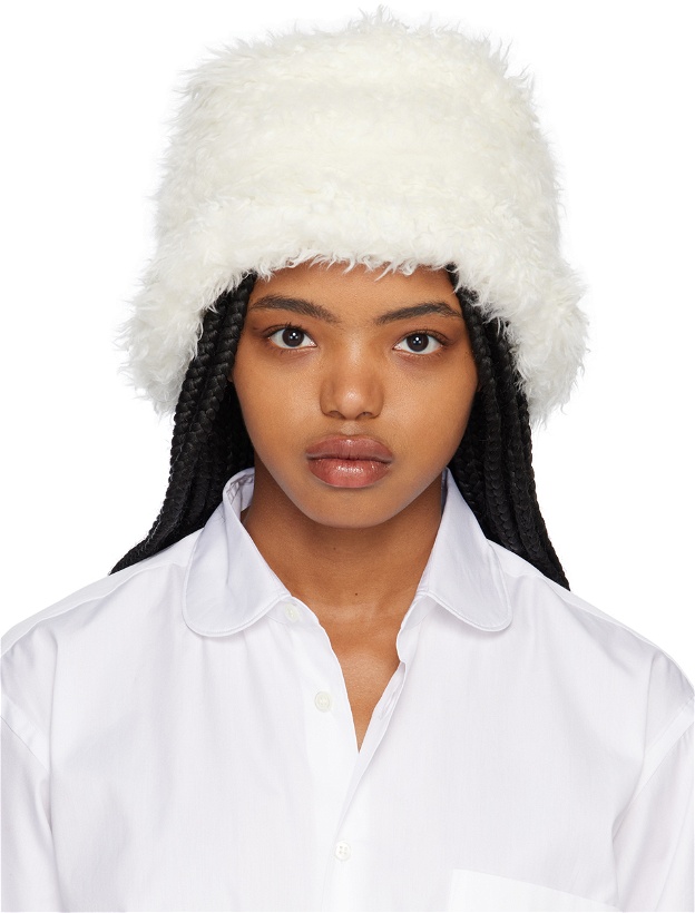 Photo: Comme des Garçons Shirt White Faux-Fur Bucket Hat