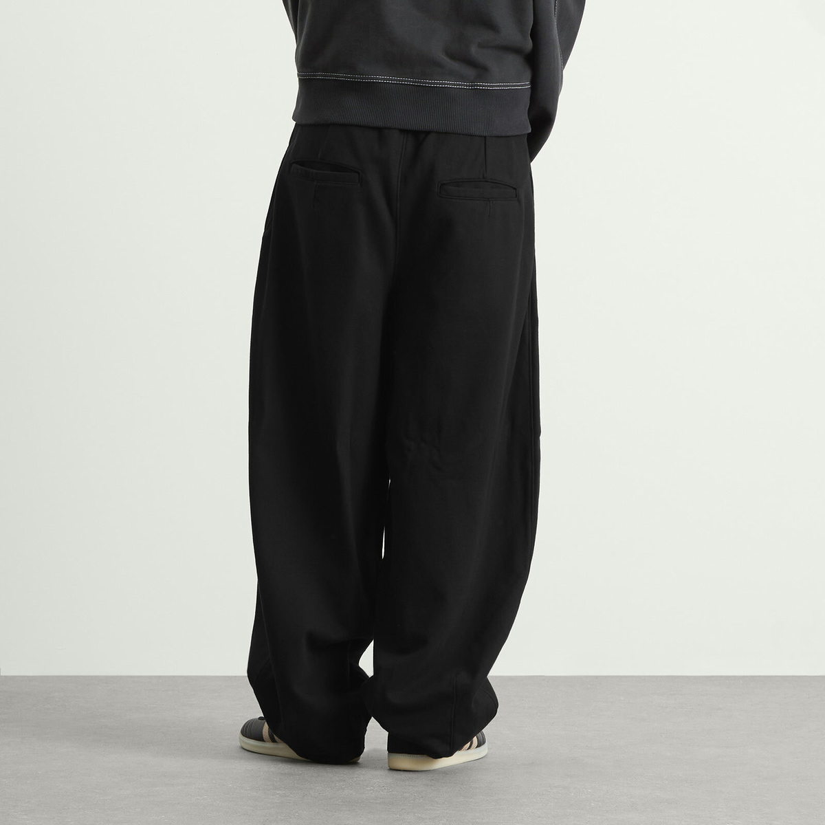 Anglan Men's Steady Sweat Balloon Pants in Black