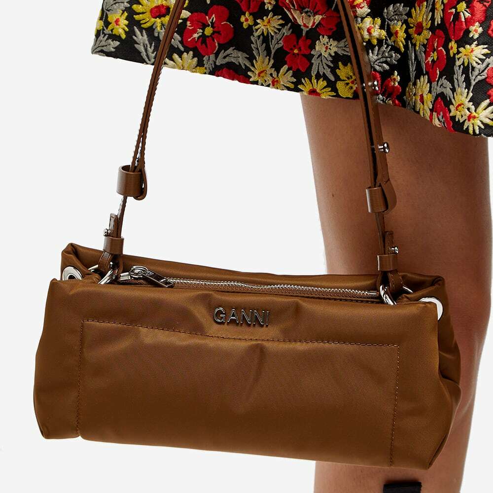 GANNI Women's Pillow Baguette Bag in Toffee GANNI