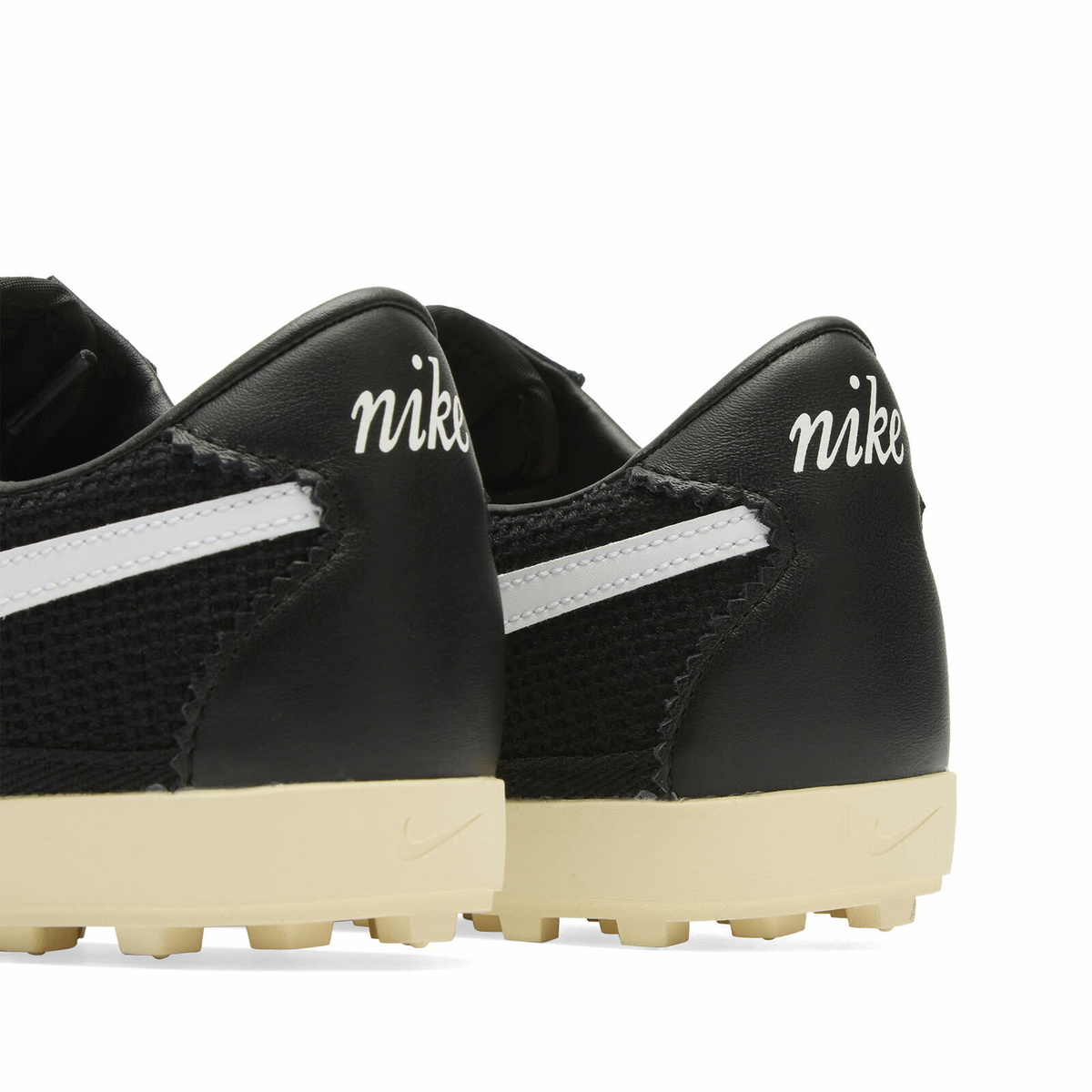 Nike Astrograbber Txt Sneaker in Black/White