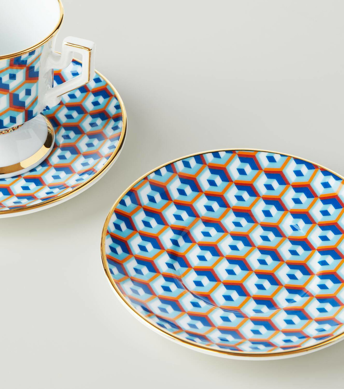 La DoubleJ Cubi set of 2 espresso cups and saucers