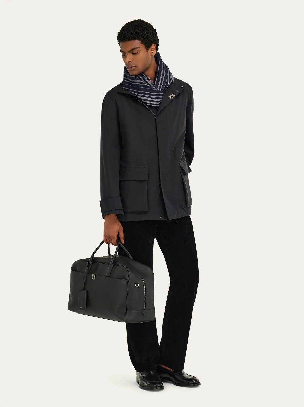 Ferragamo Mens Gancini duffle bag in Black