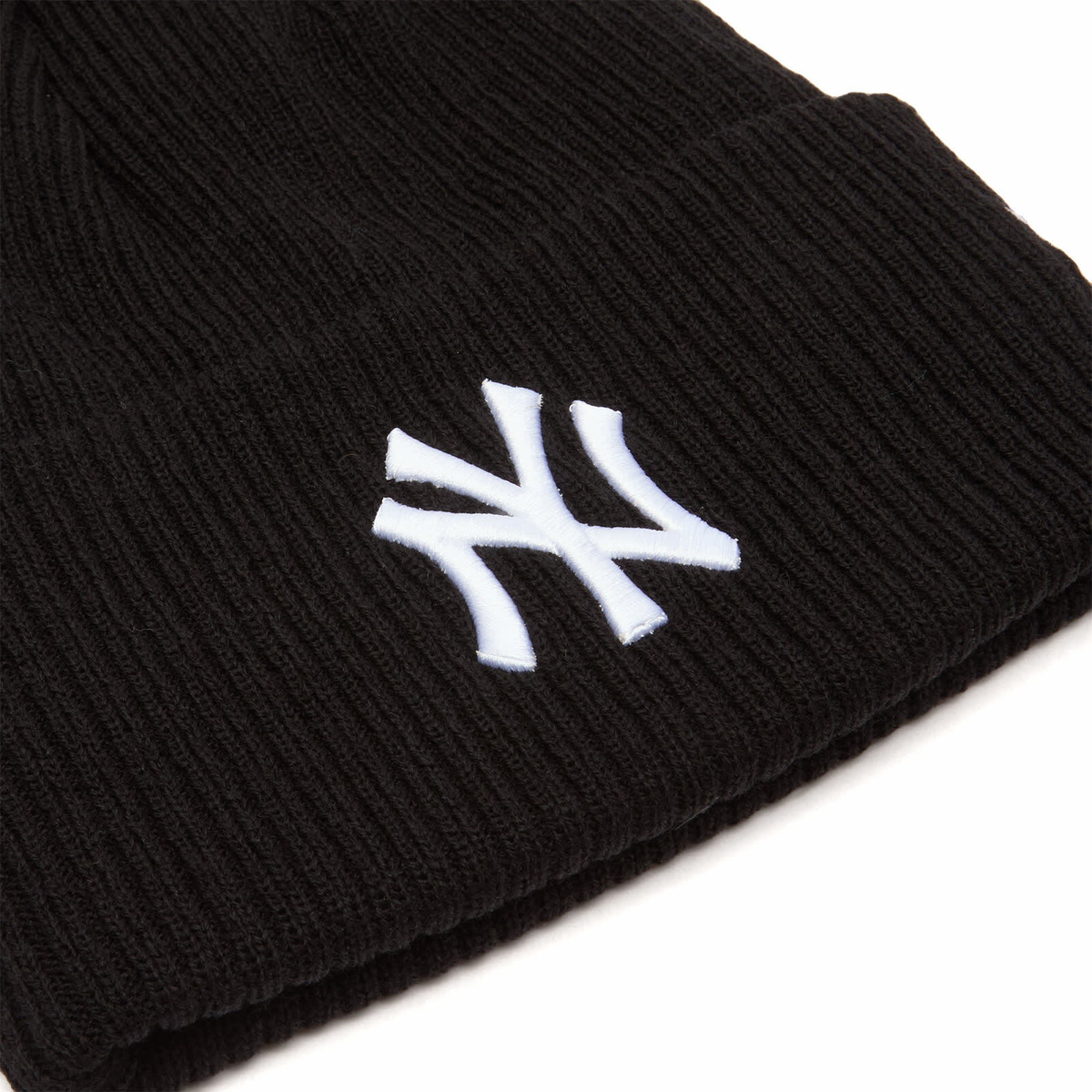 New Era New York Yankees Wide Cuff Beanie Hat in Black 