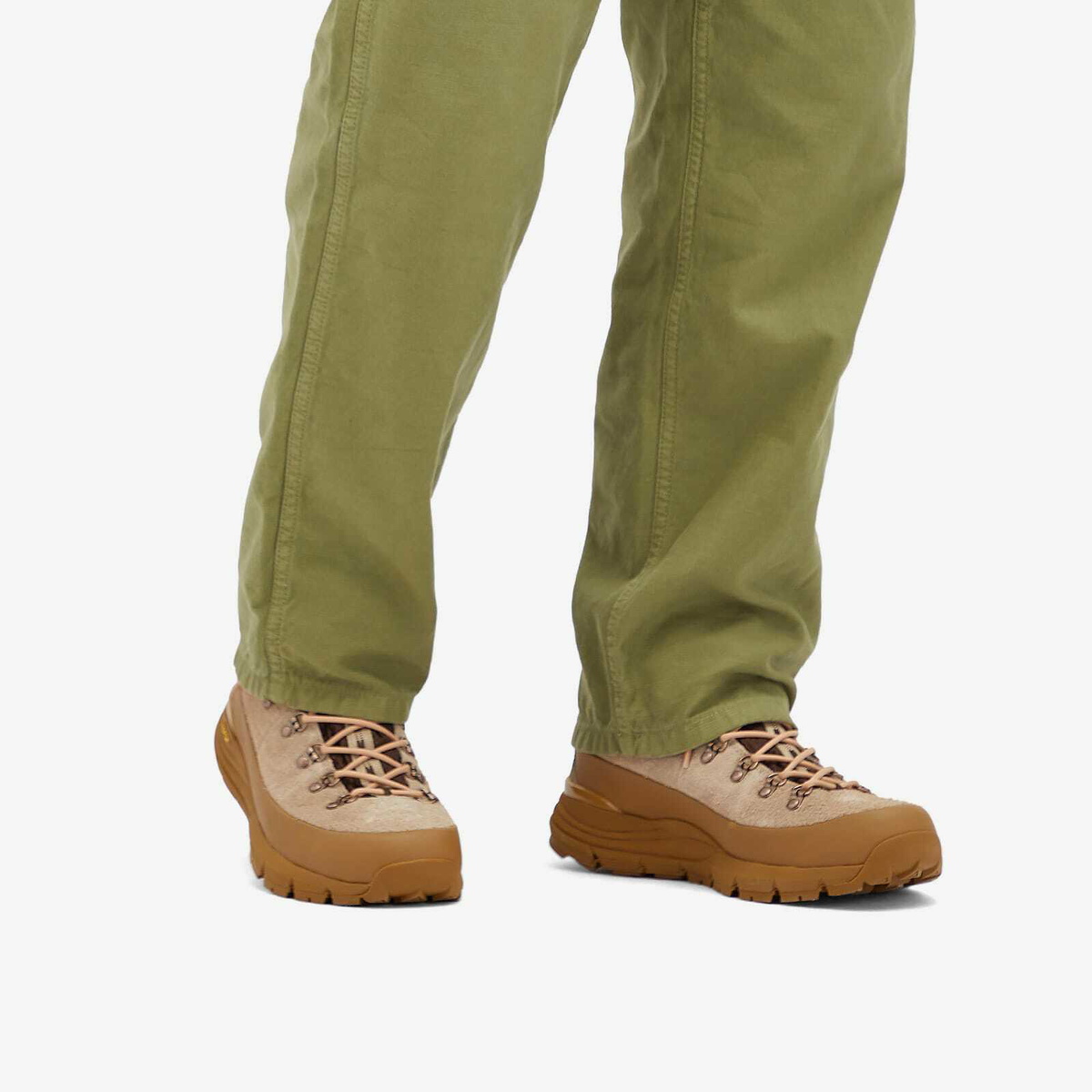 Danner Men's Mountain 600 GORE-TEX Boot in Almond Butter