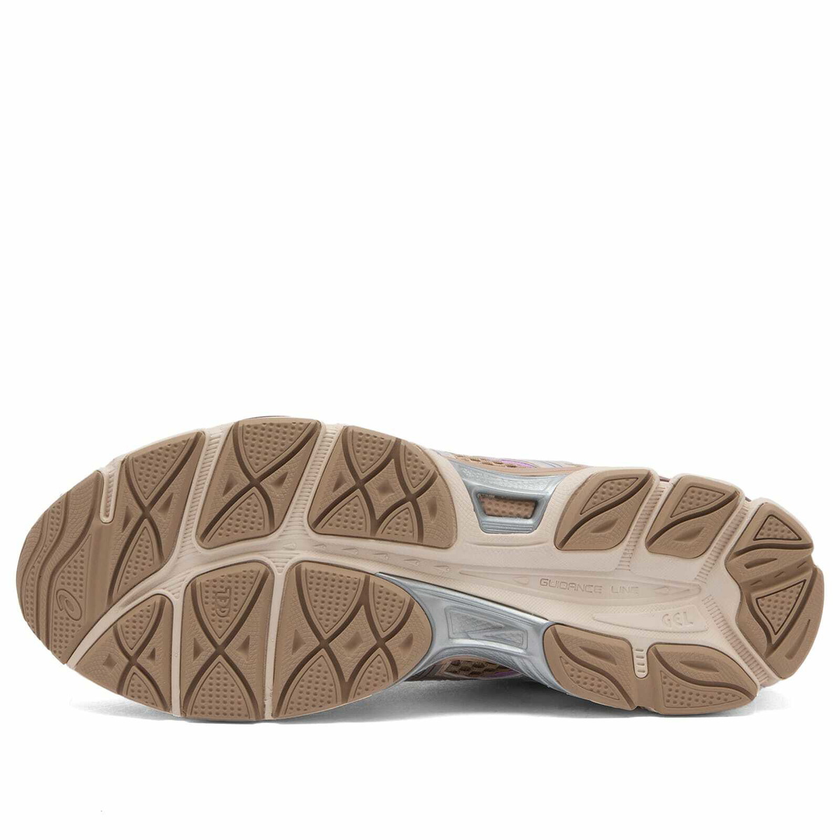 Asics Gel-Cumulus 16 Sneakers in Cinnamon/Pure Silver