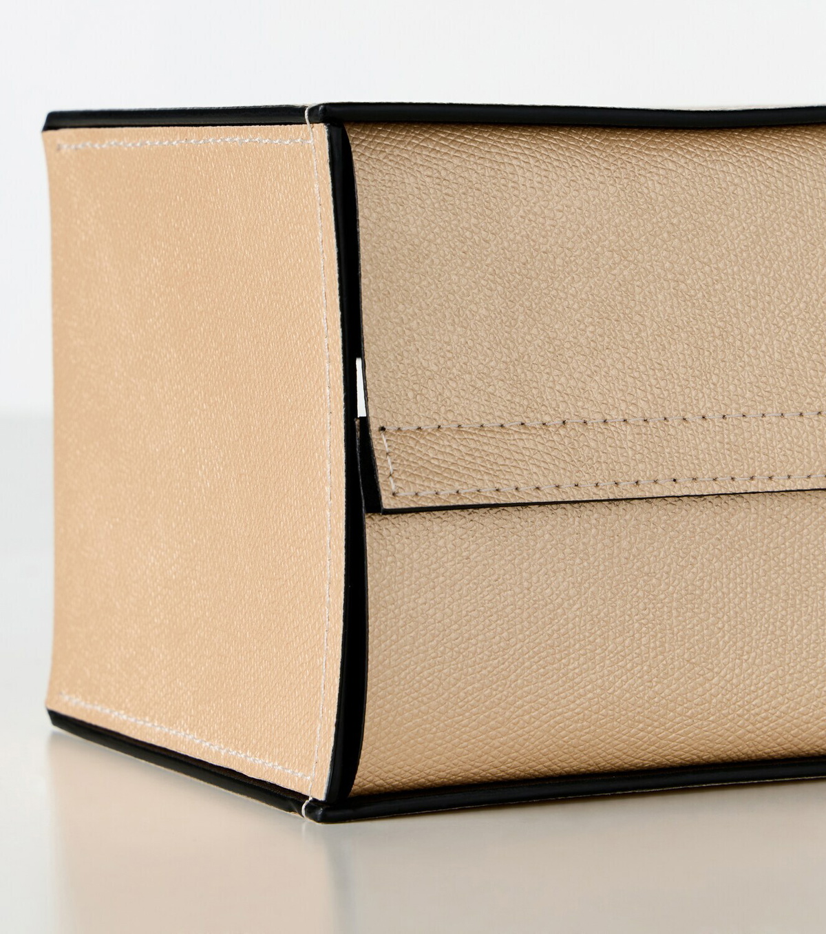 Giobagnara Leather tissue holder