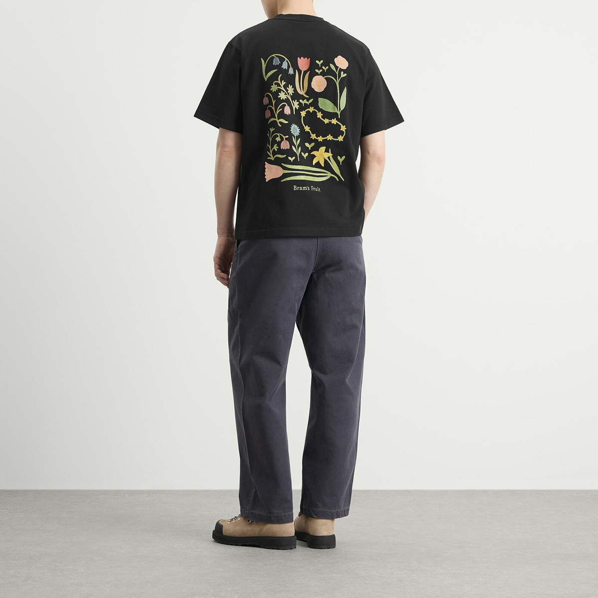 Bram's Fruit Men's Botanical T-Shirt in Black