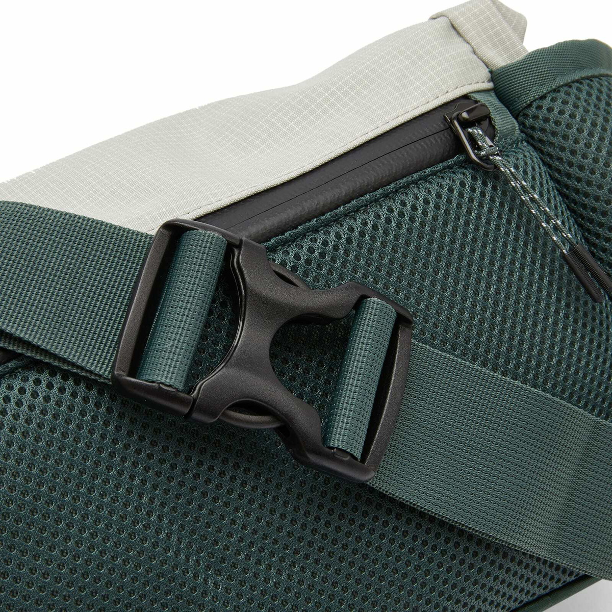 Nike ACG Aysen Waistpack in Vintage Green/Iron Ore/White 