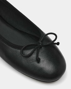 Steve Madden Selma Flats in Black