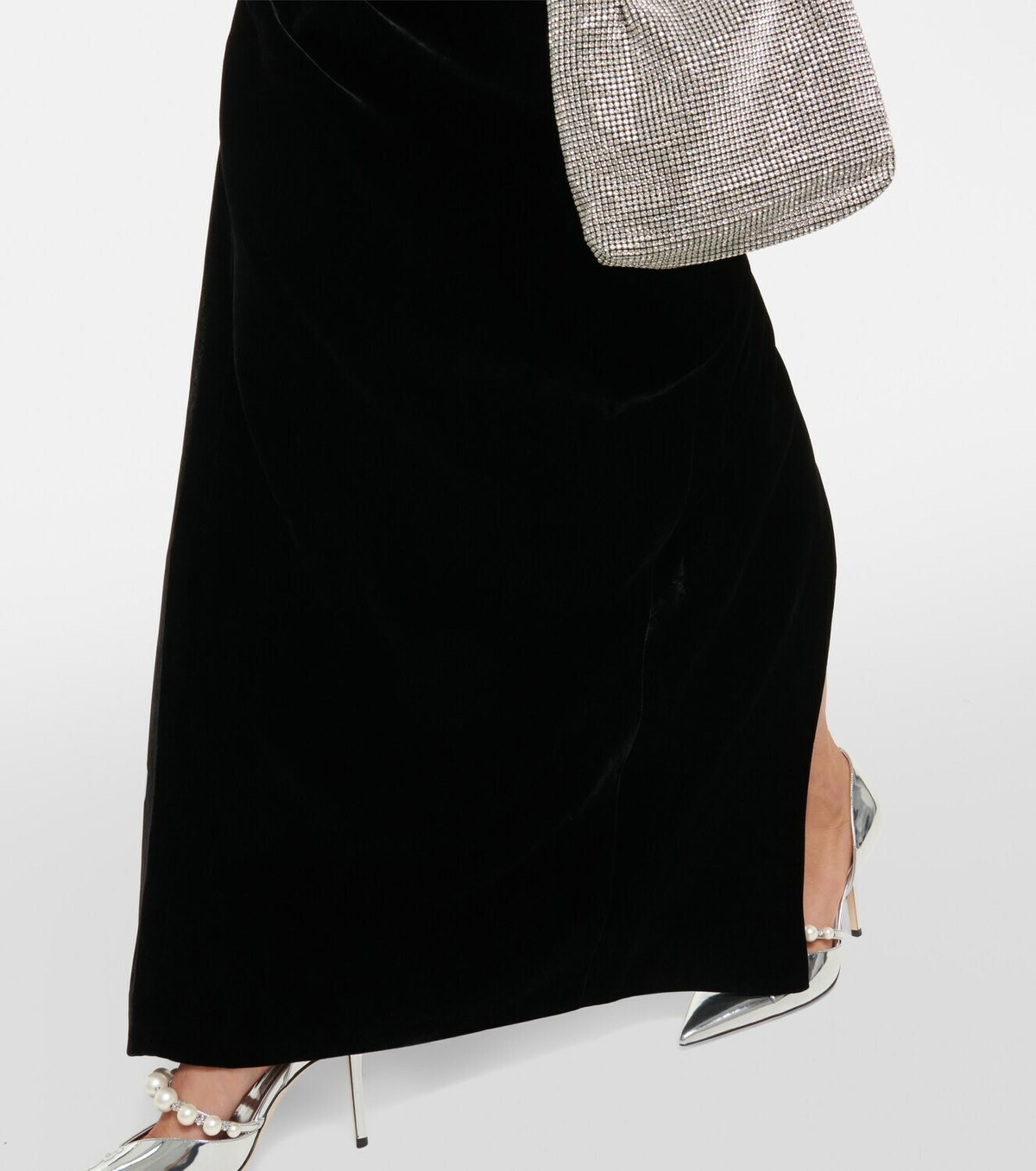 gold and pink outfit