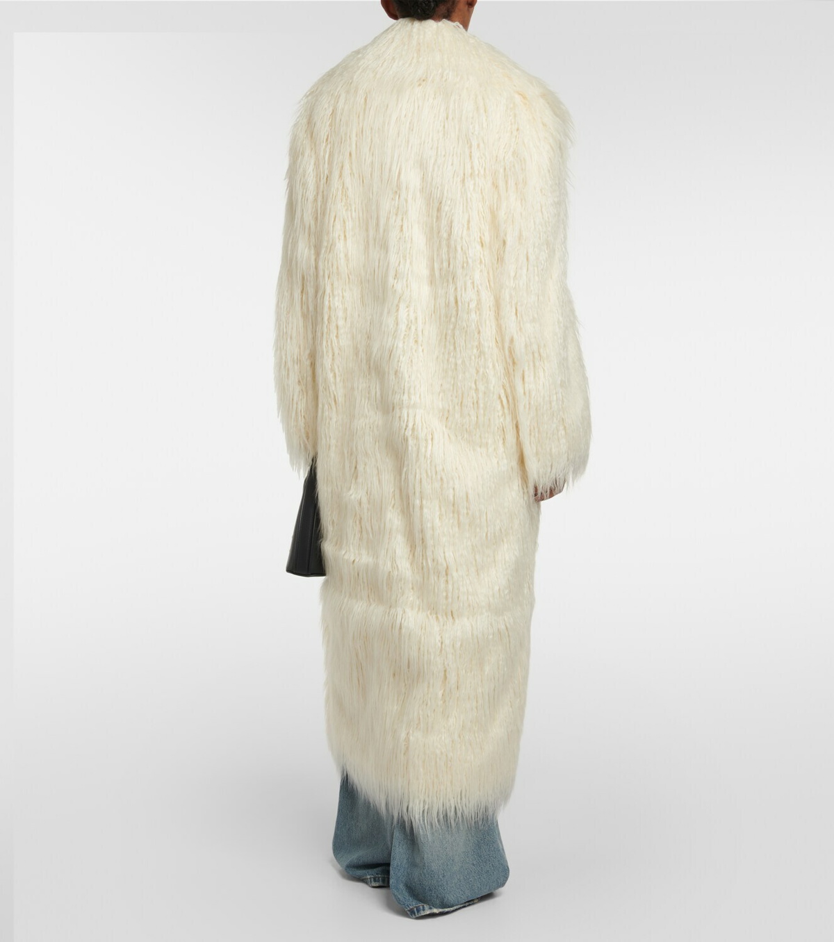 Nicole oversized faux fur coat in white - The Frankie Shop