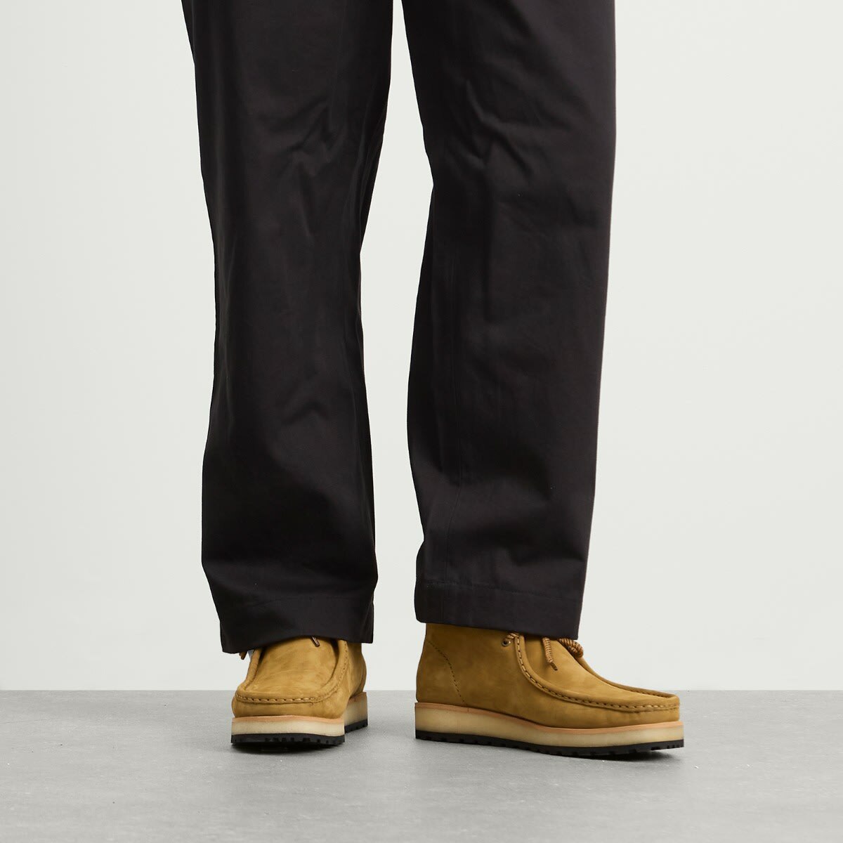 Clarks Originals Men's Wallabee Scout in Oakmoss Nubuck