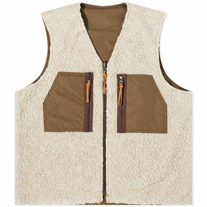 Photo: Café Mountain Men's Reversible Mountain Fleece Vest in Natural/Moss