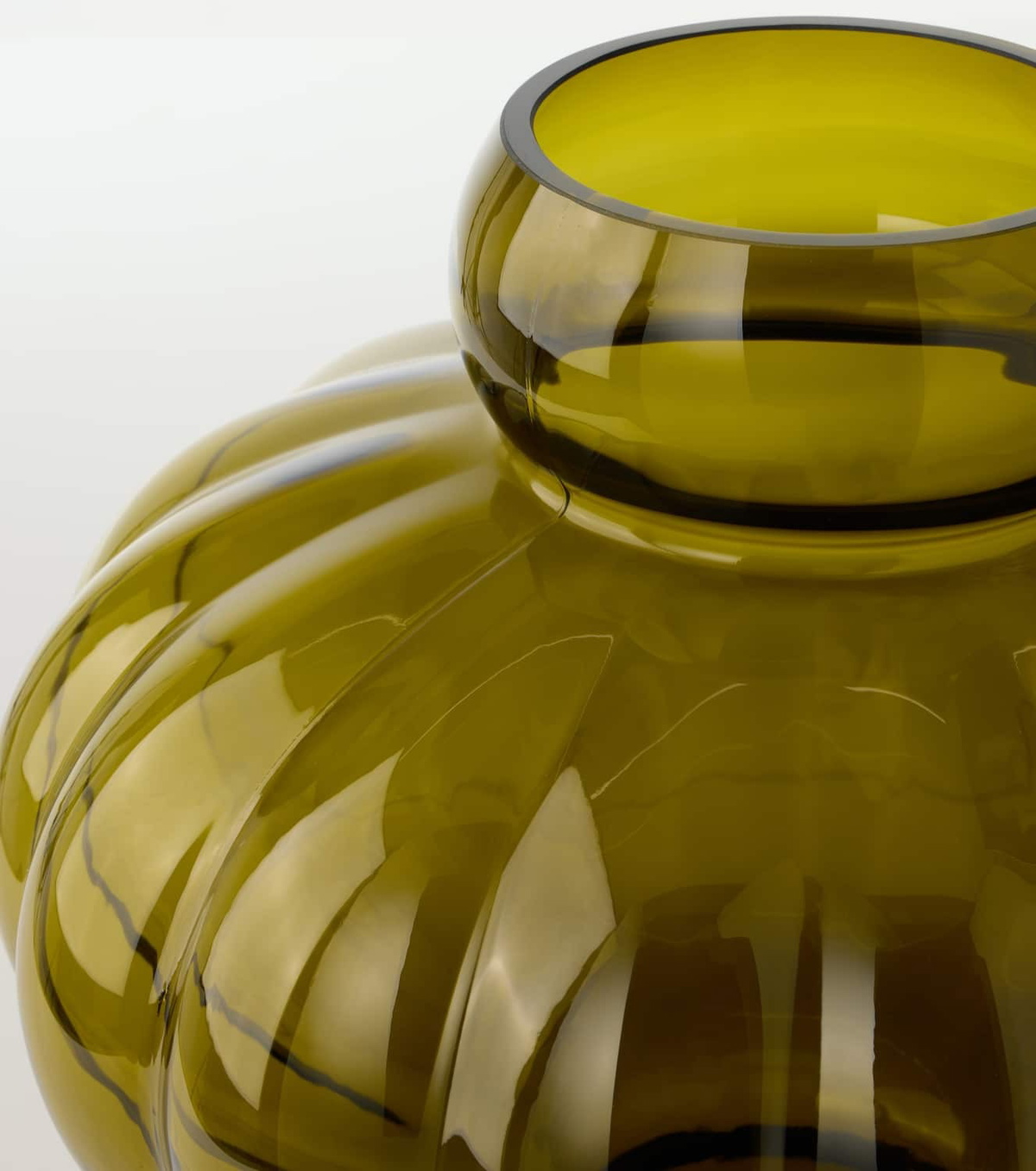 Louise Roe Balloon 03 glass vase