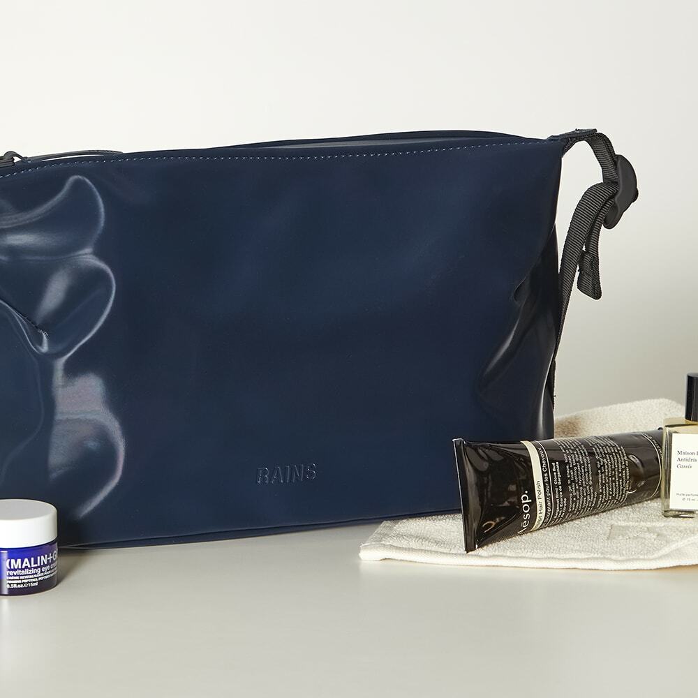 Rains Weekend Wash Bag Black | END. (TW - View #12