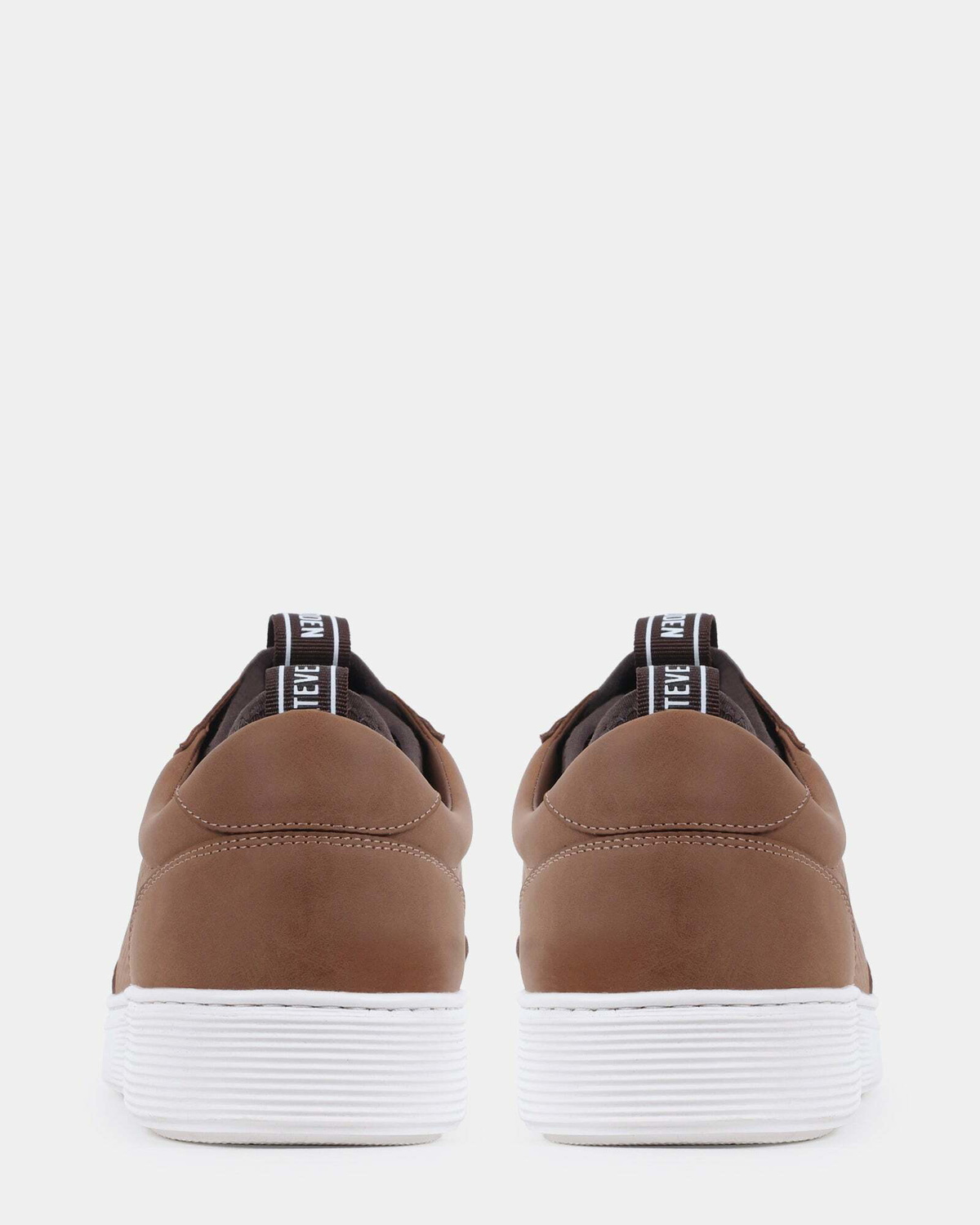 Steve Madden Lazlo Sneakers in Cognac Nubuck