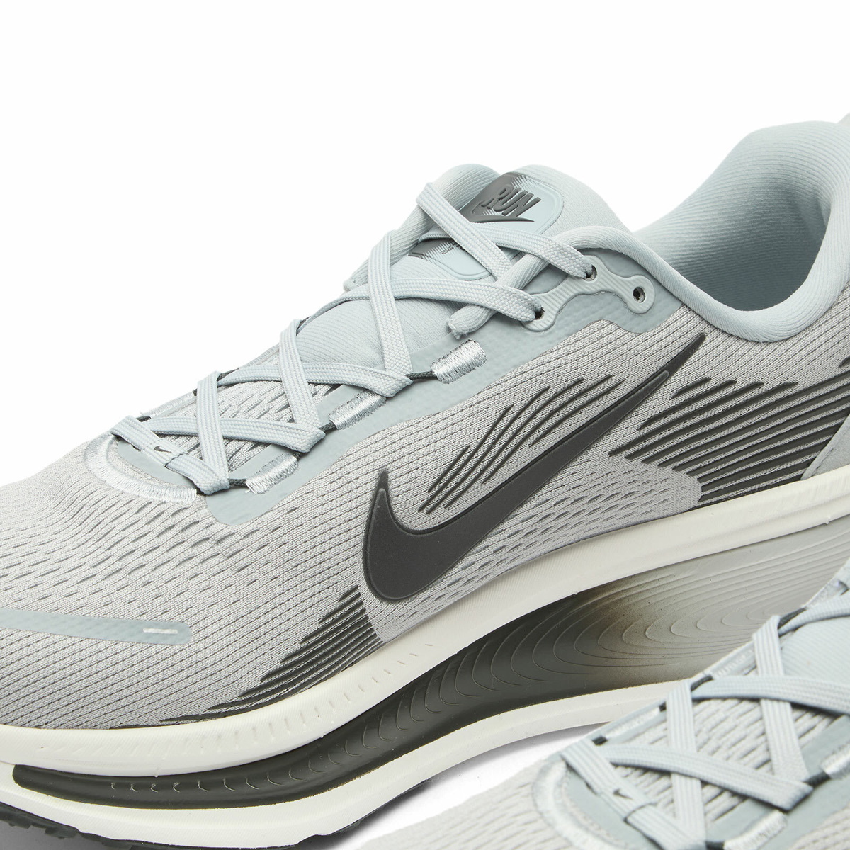 Nike Running Men's Nike Vomero 18 Sneaker in Wolf Grey/Anthracite/Pure Platinum