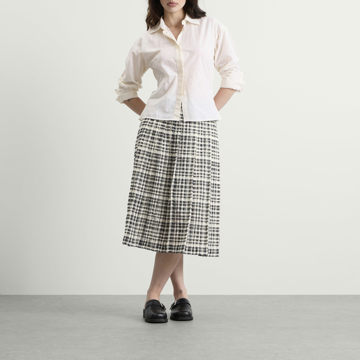 YMC Women's Rosette Midi Skirt in Charcoal/Off White