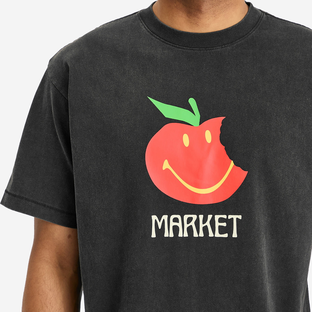 MARKET Men's Smiley Honeycrisp T-Shirt in Washed-Black