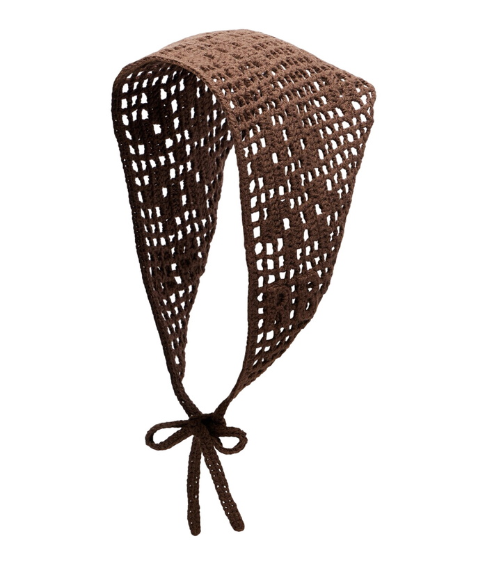 Photo: Ruslan Baginskiy Crochet cotton scarf