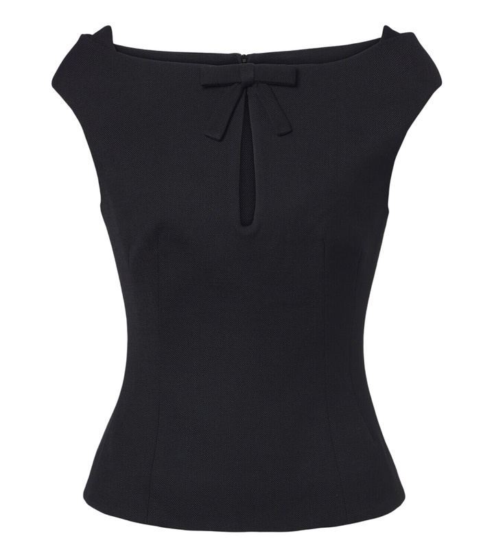 Photo: Shushu/Tong Bow-detail off-shoulder top
