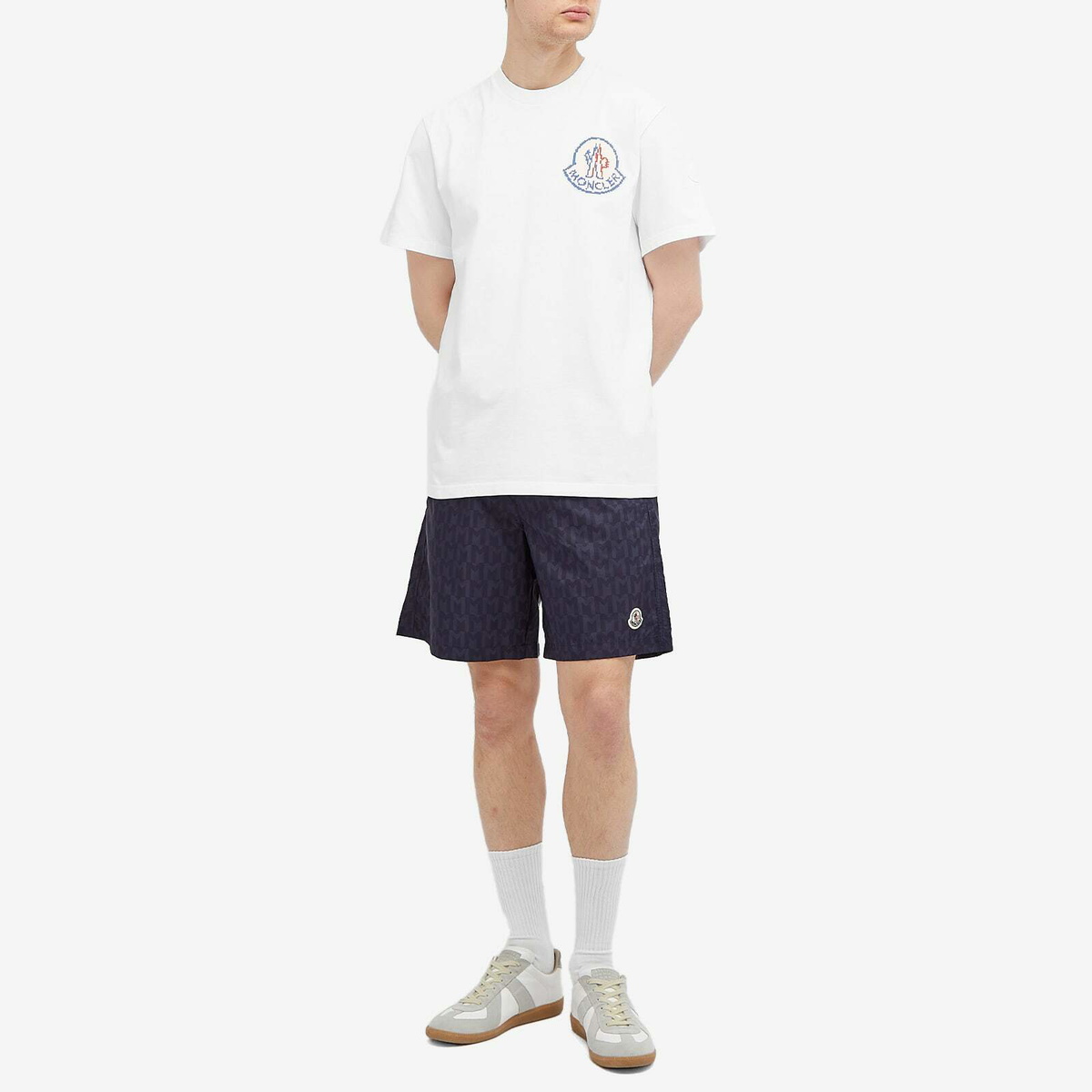 一日中快適な着心地★【MONCLER】Pixel ロゴ T-shirts Moncler Pixelated Logo T-Shirt | Harrods US