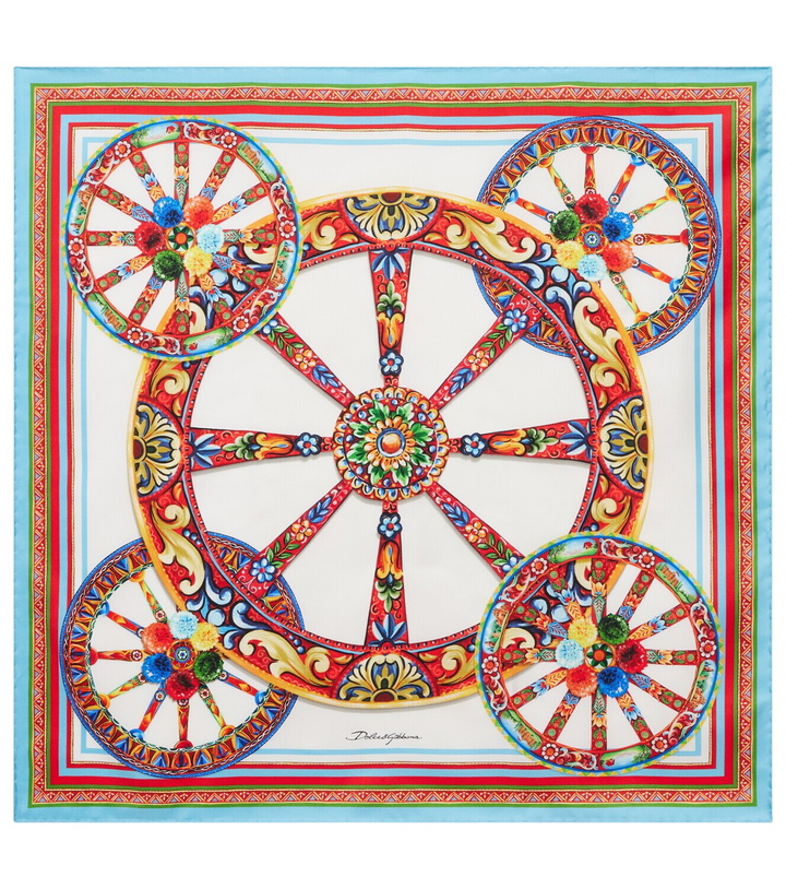 Photo: Dolce&Gabbana Carretto silk twill scarf