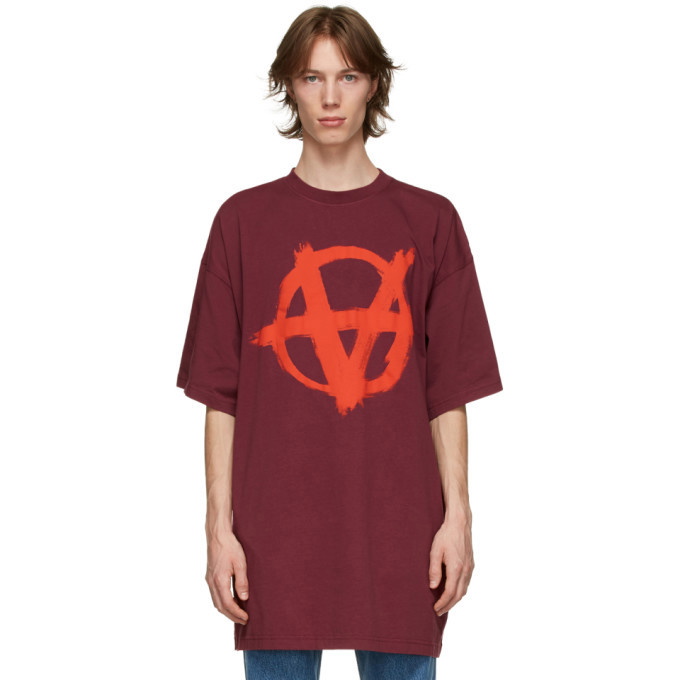 VETEMENTS Burgundy Oversized Anarchy Gothic Logo T-Shirt Vetements