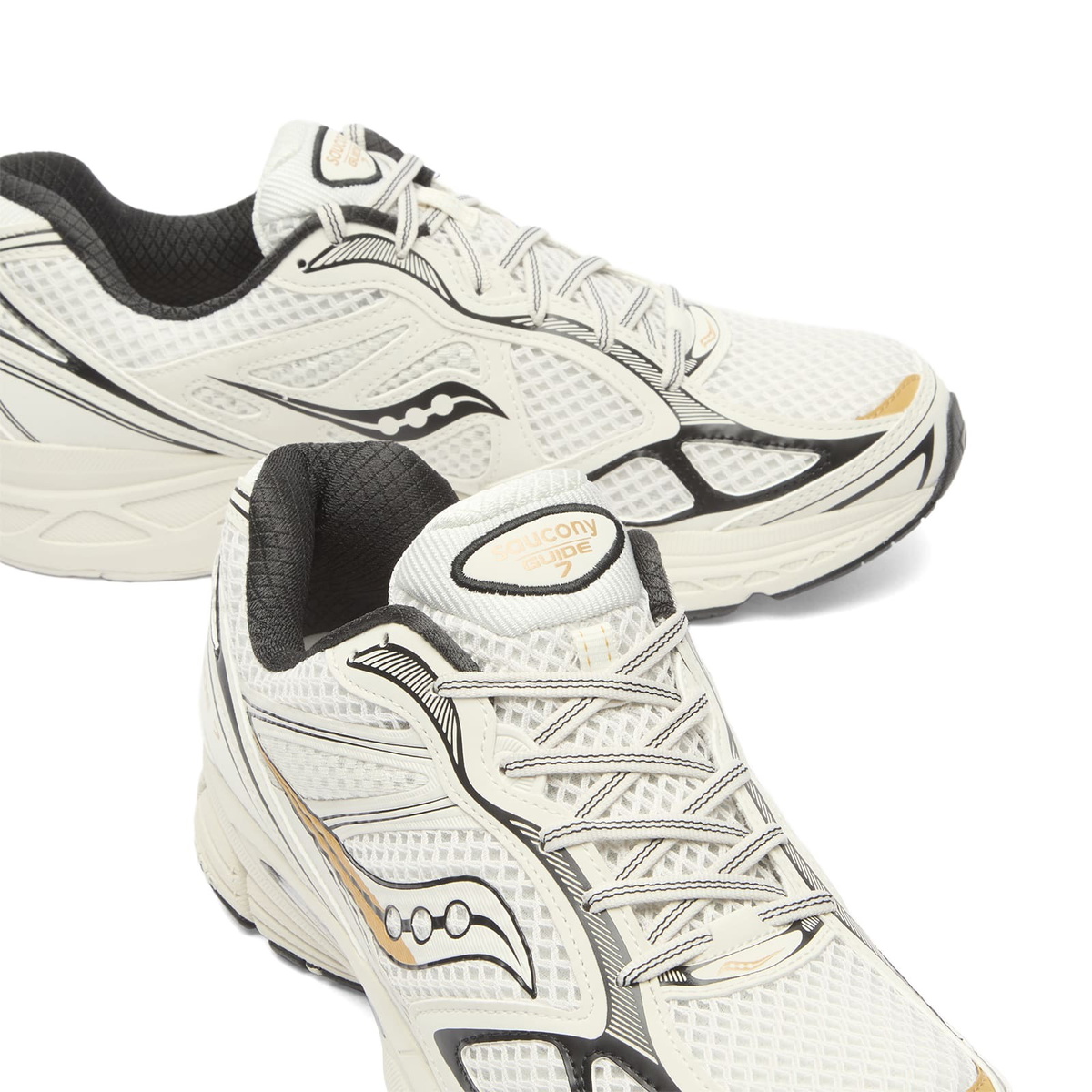 Saucony Progrid Guide 7 Sneaker in Onyx/Gold