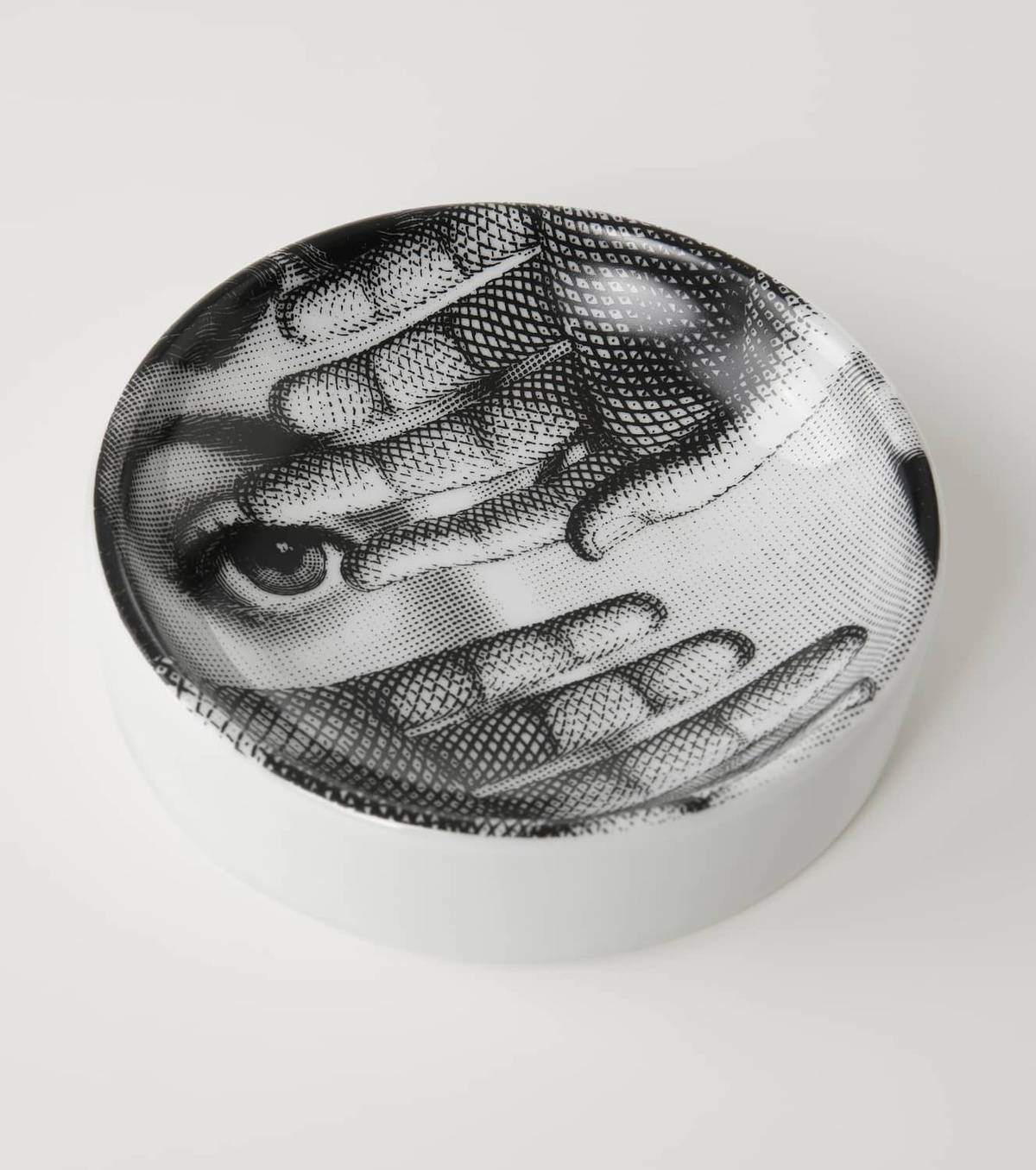 Fornasetti Tema E Variazioni N.154 porcelain ashtray