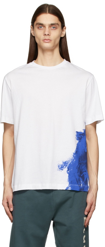 Photo: Études White Yves Klein Edition Wonder T-Shirt