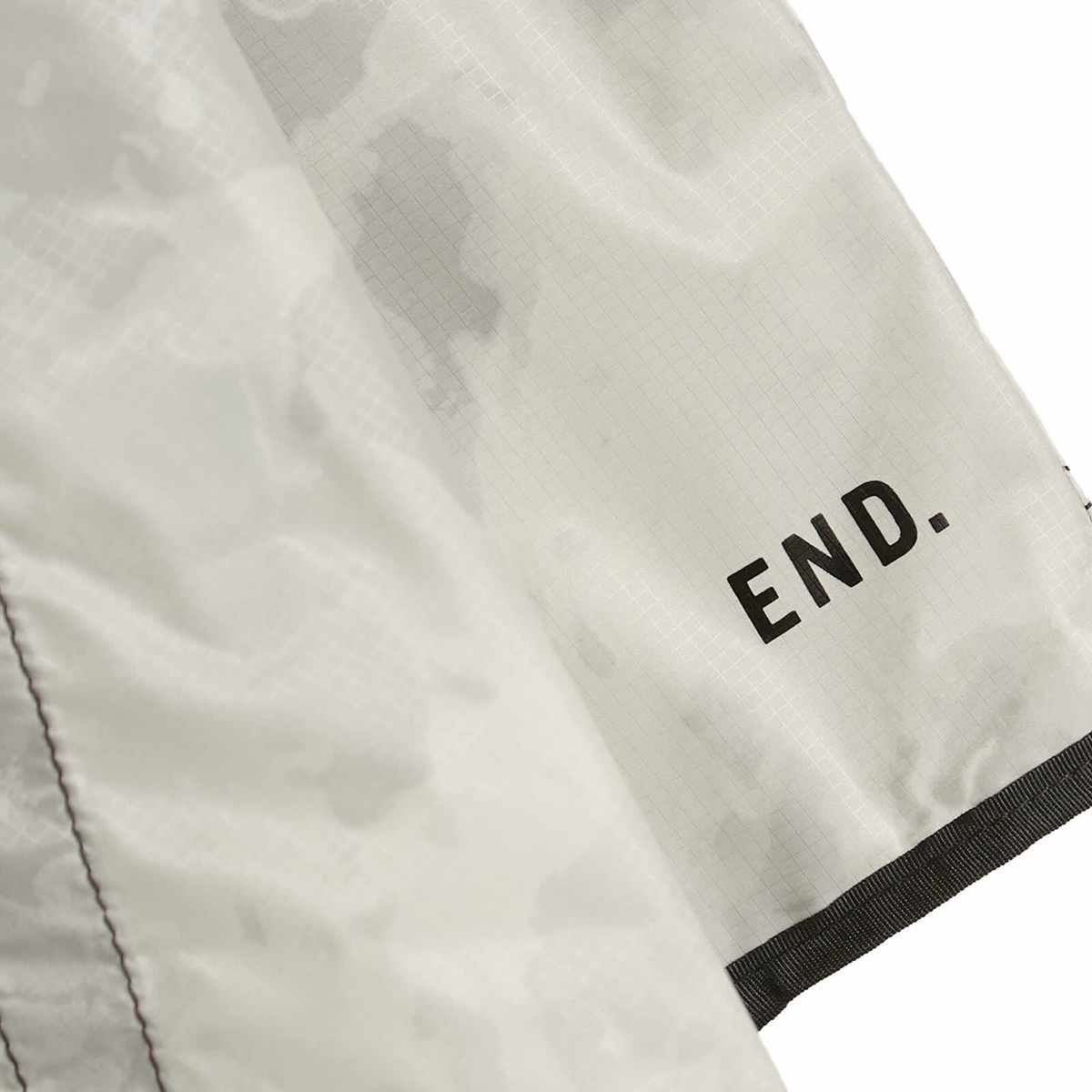END. x and wander 3L Print Poncho in L.Grey 