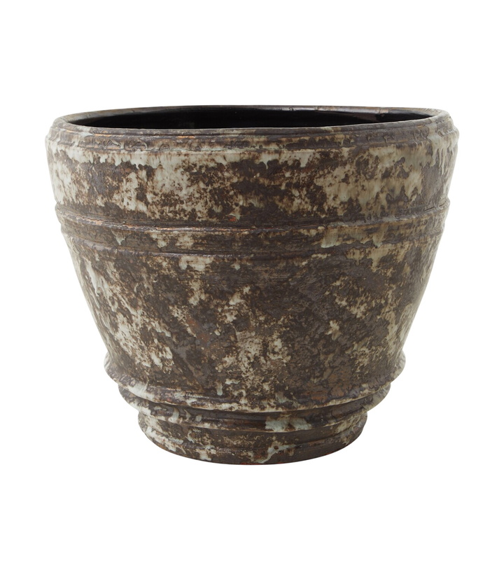 Photo: Serax 01 L stoneware plant pot by Kelly Wearstler