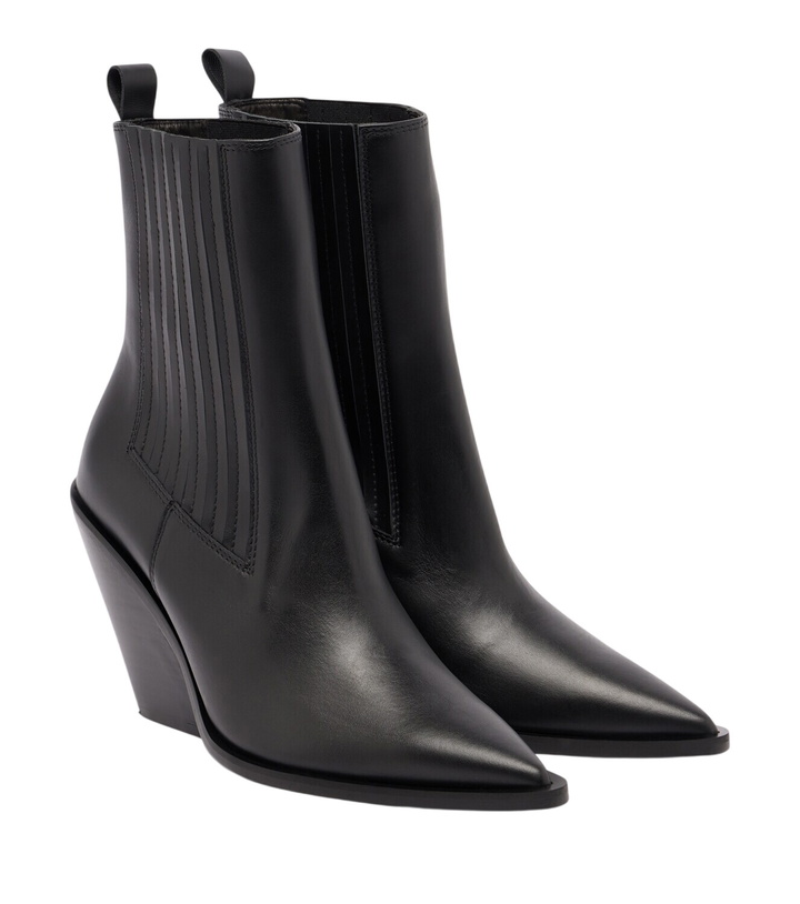Photo: Souliers Martinez Vegas leather ankle boots