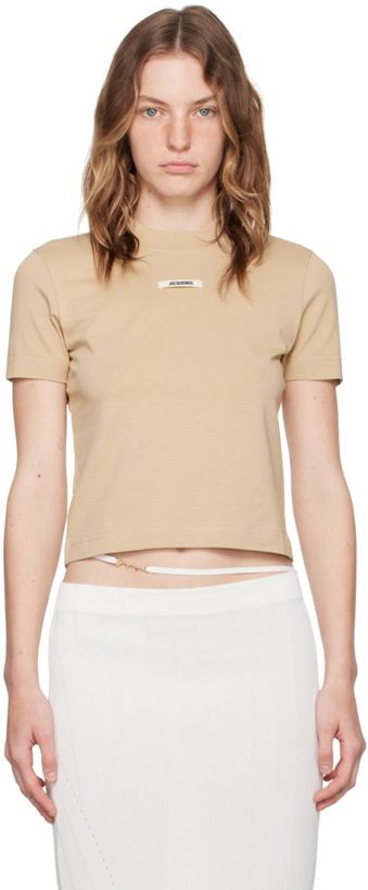 Photo: JACQUEMUS Beige La Casa 'Le t-shirt Gros Grain' T-Shirt