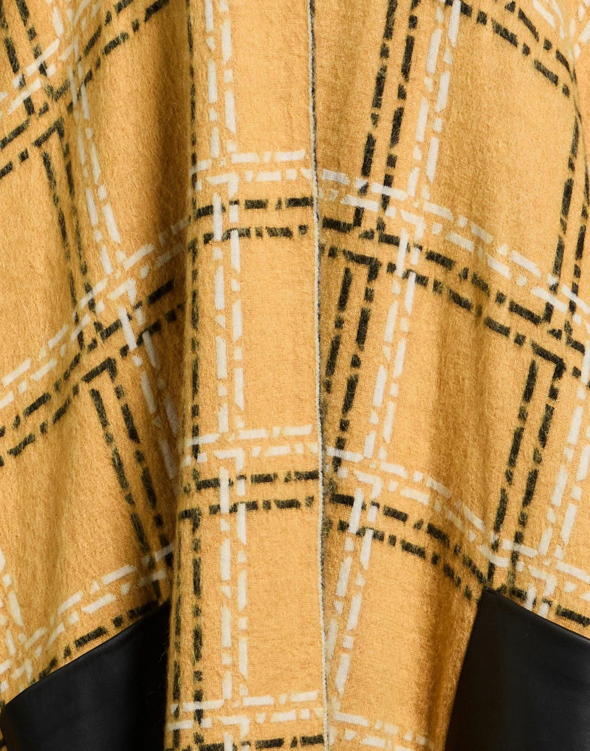 Drumohr Womens Cape in Yellow