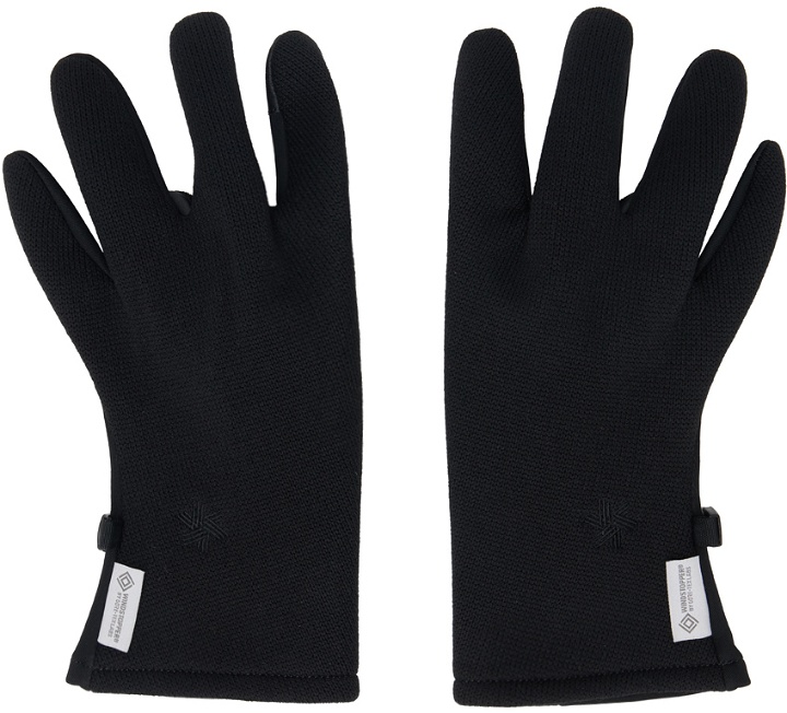 Photo: Goldwin Black Wind-Resistant Gloves