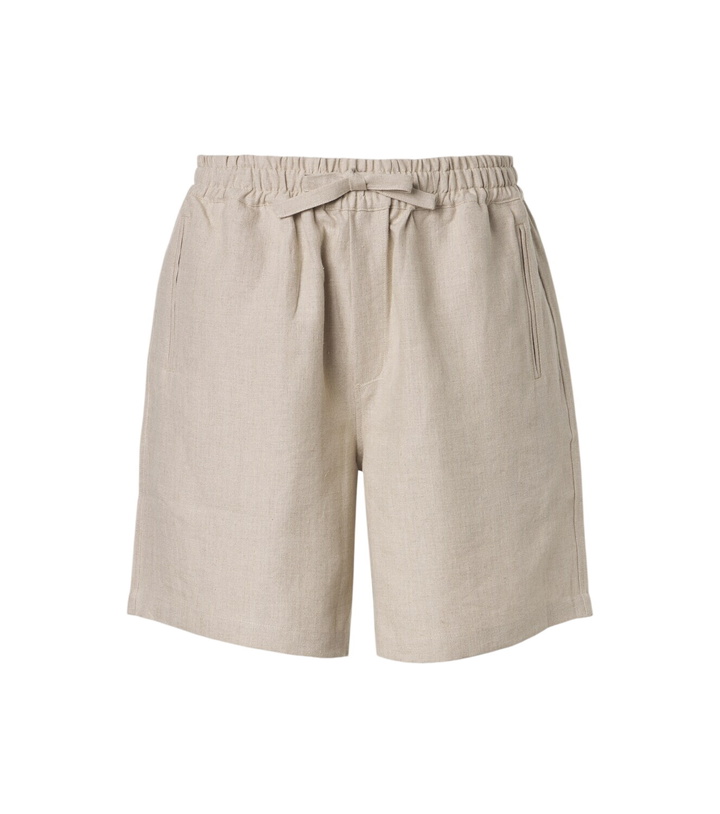 Photo: Saman Amel Linen shorts