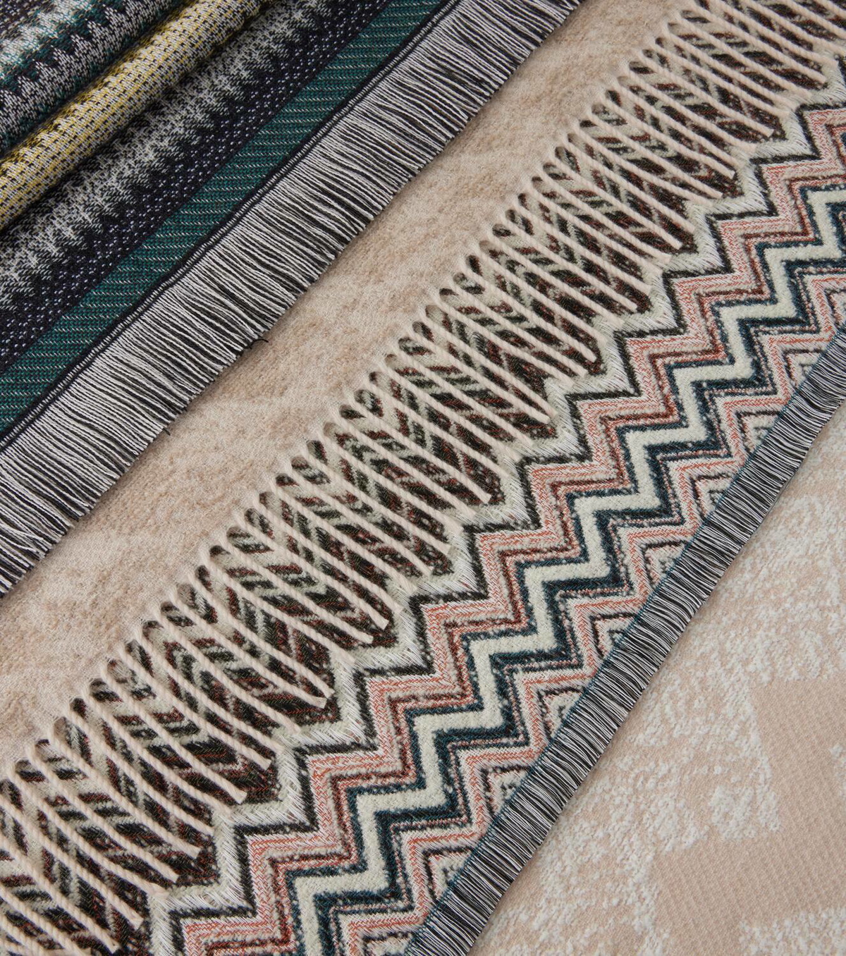 Missoni Gessetti Zig Zag wool-blend throw